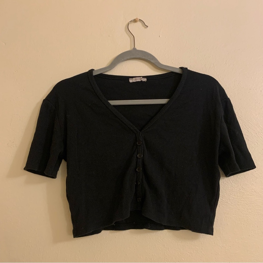 Black Crop Buttoned Blouse